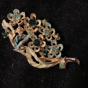 VINTAGE gold green emerald flower floral bundle bouquet brooches pin gems